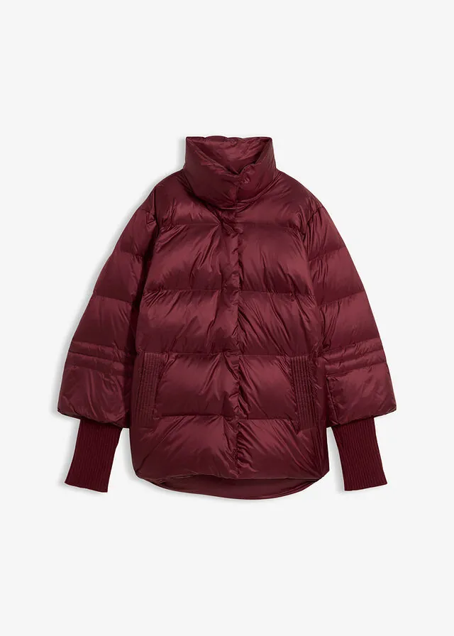 Chaqueta con plumón reciclado y mangas de punto