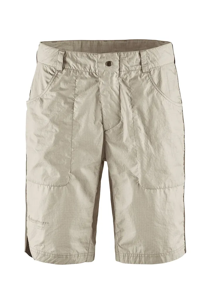 Pantalones montañeros cortos