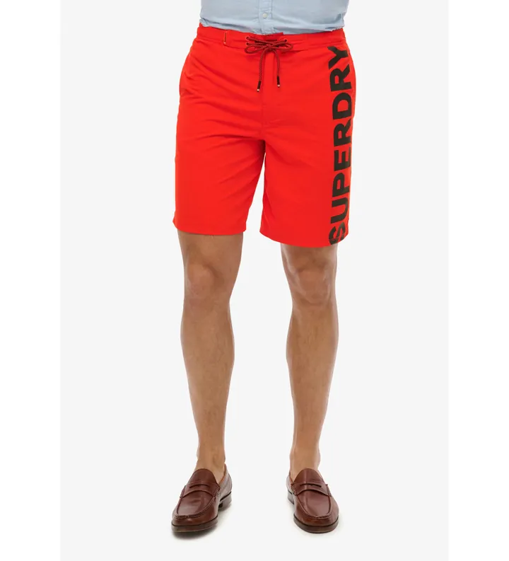 Superdry para hombre. M3010238A Bañador clásico rojo (M), Beachwear, Poliéster Reciclado, Sostenible