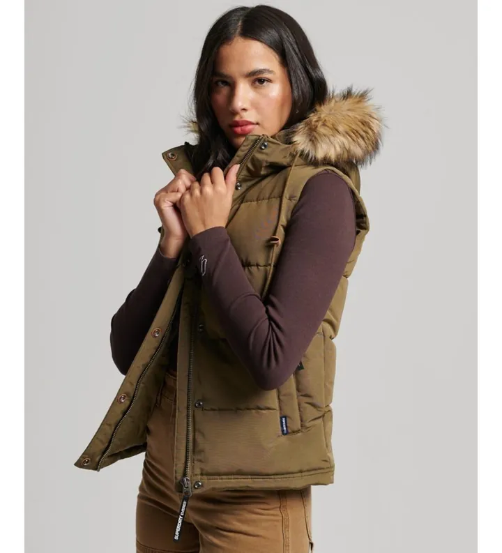 Superdry para mujer. W5011551A Chaleco acolchado de pelo sintético Everest verde (M), Casual, Poliéster