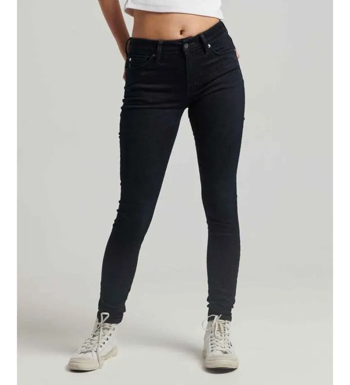 Superdry para mujer. W7010798A Jeans Vintage negro (25/32), Casual, Denim, Algodón Orgánico, Sostenible