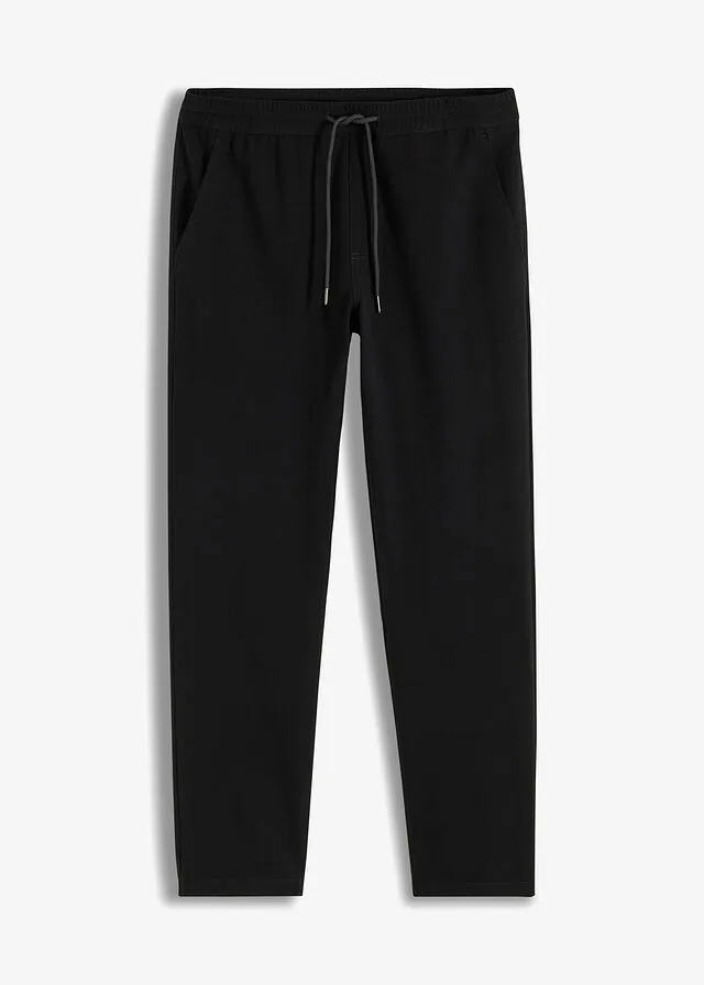 Pantalón chino elástico con corte recto y relajado