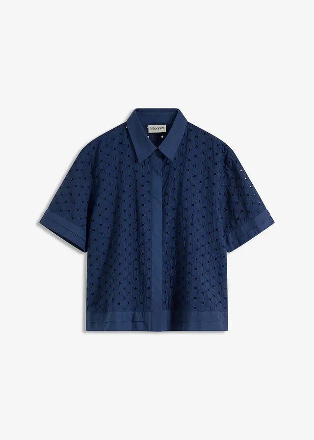 Blusa con bordado calado