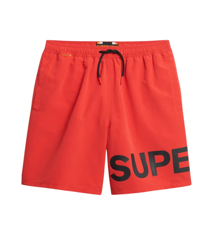 Superdry para hombre. M3010244A Bañador con gráfico rojo (S), Beachwear, Poliéster Reciclado, Sostenible