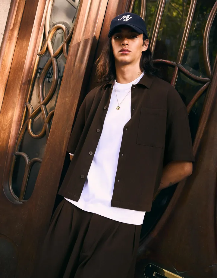 Bershka Camisa Manga Corta Boxy Plisada Hombre L Marrón