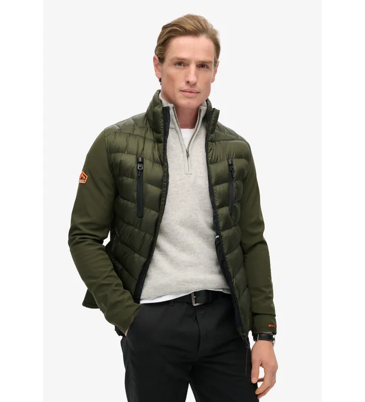 Superdry para hombre. M5012043A Chaqueta híbrida Storm Softshell verde (M), Casual, Poliéster Reciclado, Sostenible