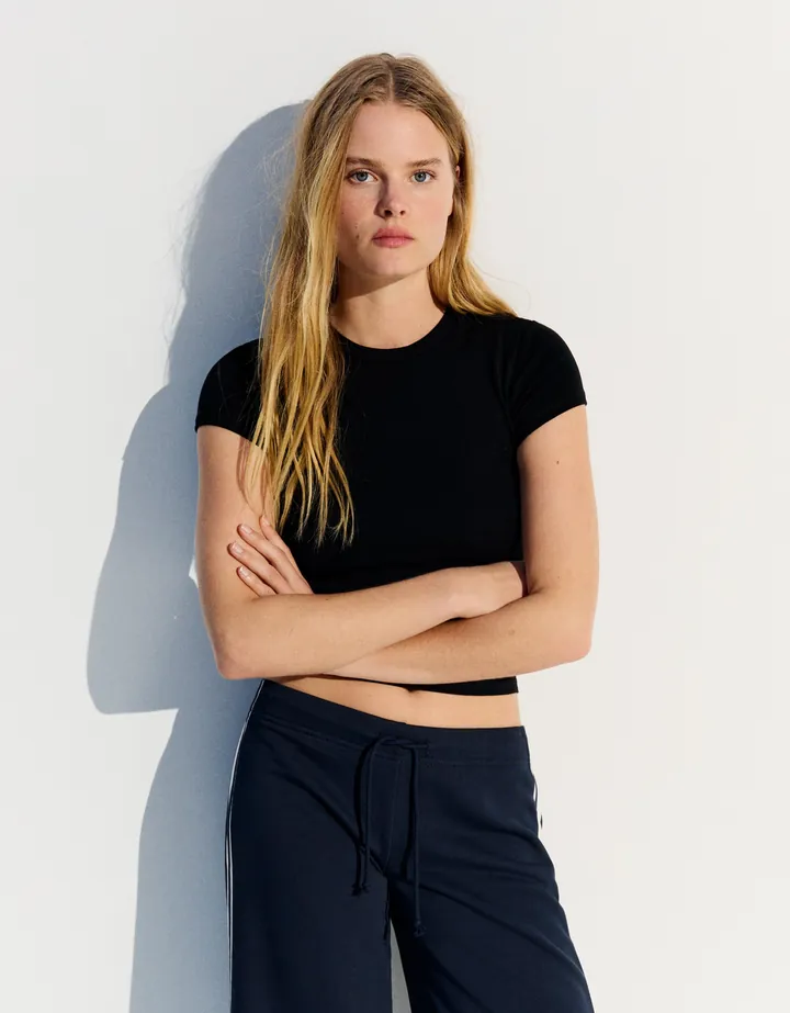 Bershka Camiseta Manga Corta Cuello Redondo Mujer 10-12 Negro