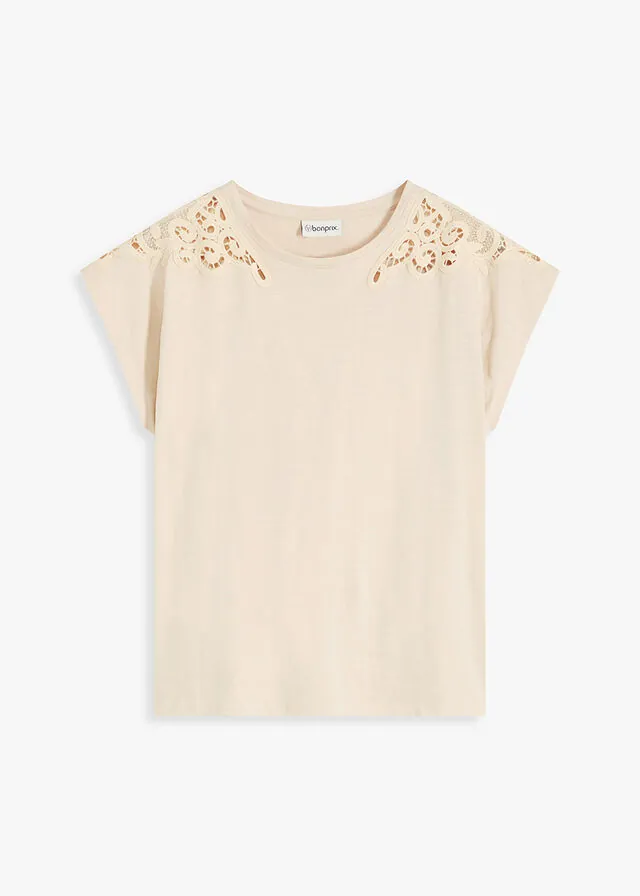 Camiseta con detalle de ganchillo
