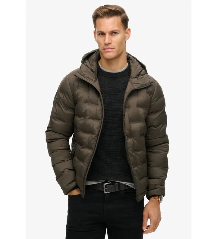 Superdry para hombre. M5012045A Abrigo acolchado con capucha marrón (L), Casual, Poliéster Reciclado, Sostenible