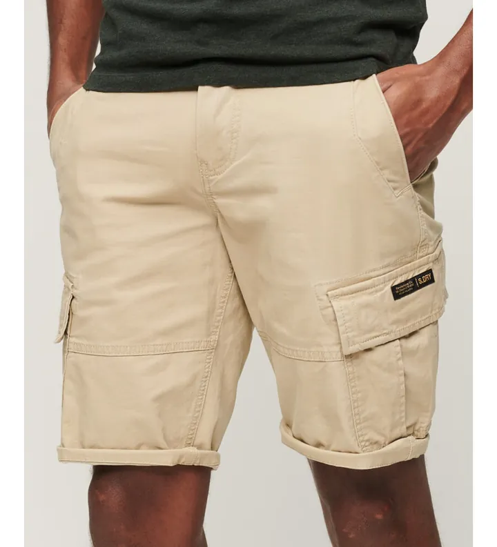 Superdry para hombre. M7110300A Pantalones cortos cargo de algodón orgánico Core (28), Beige, Casual, Sostenible