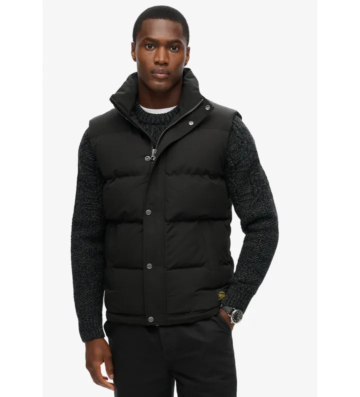 Superdry para hombre. M5012151A Chaleco sin capucha Everest negro (L), Casual, Sostenible, Nylon reciclado