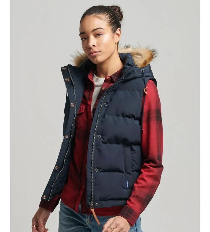 Superdry para mujer. W5011395A Chaleco de pelo sintético Everest marino (S), Casual, Poliéster
