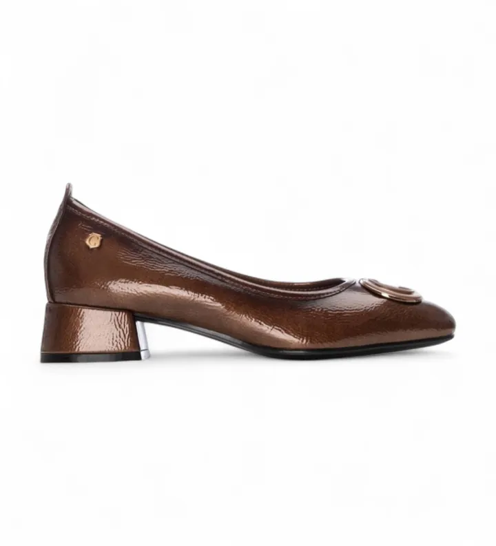 Carmela para mujer. 16254002-TAUPE Zapatos 162540 marrón (37), 3 a 5cm, Ninguno, Casual, Clásico, Charol