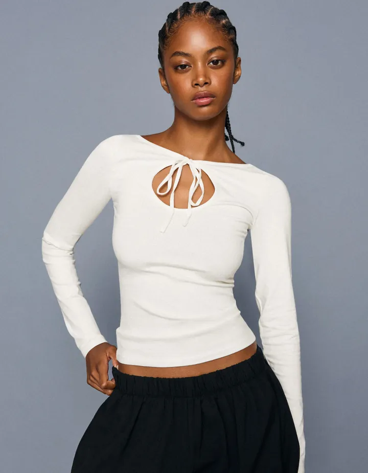 Bershka Camiseta Manga Larga Escote Apertura Lazo Mujer L Blanco Roto
