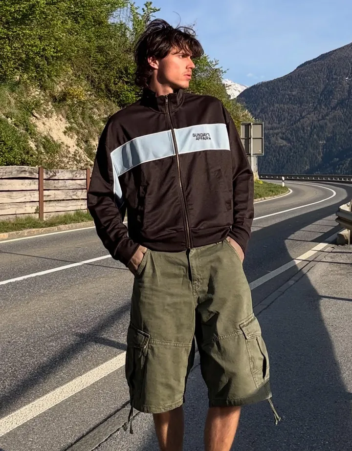 Bershka Bermuda Denim Cargo Parachute Hombre 32 Kaki