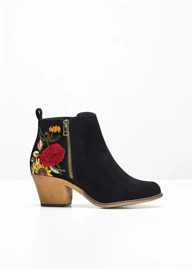 Botas de estilo cowboy con bordado