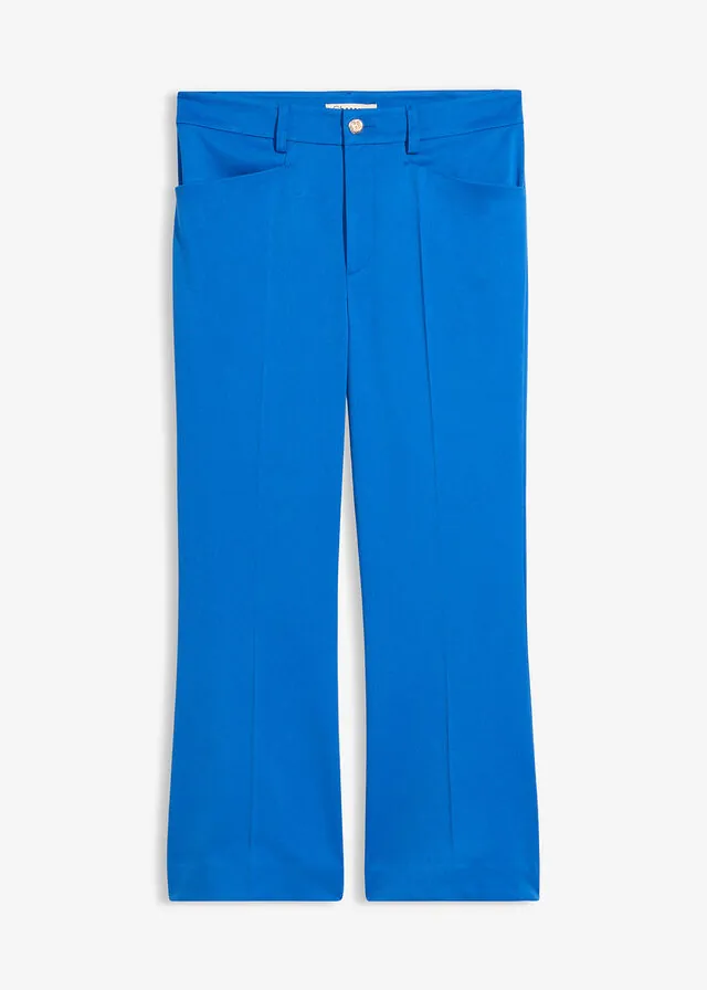 Pantalón 7/8 acampanado con botón decorativo