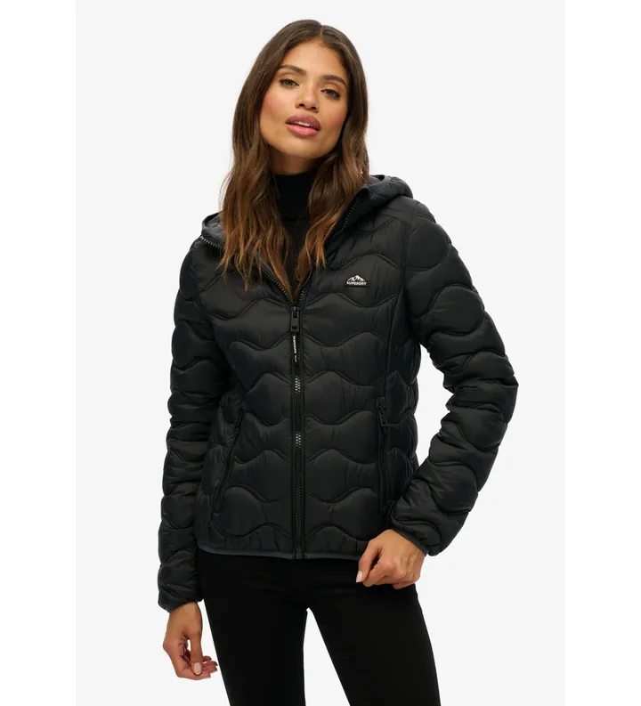 Superdry para mujer. W5011971A Chaqueta Fuji Lite negro (M), Casual, Sostenible, Nylon reciclado