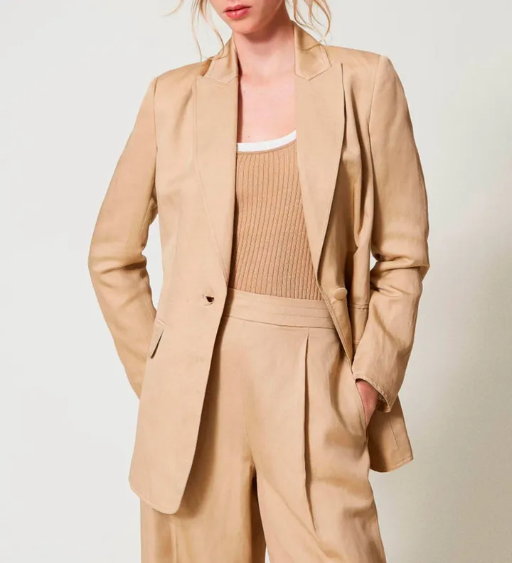 Twinset para mujer. 251TE2140 Chaqueta de botonadura sencilla de lino mixto beige (44), Casual, Manga larga, Lyocell