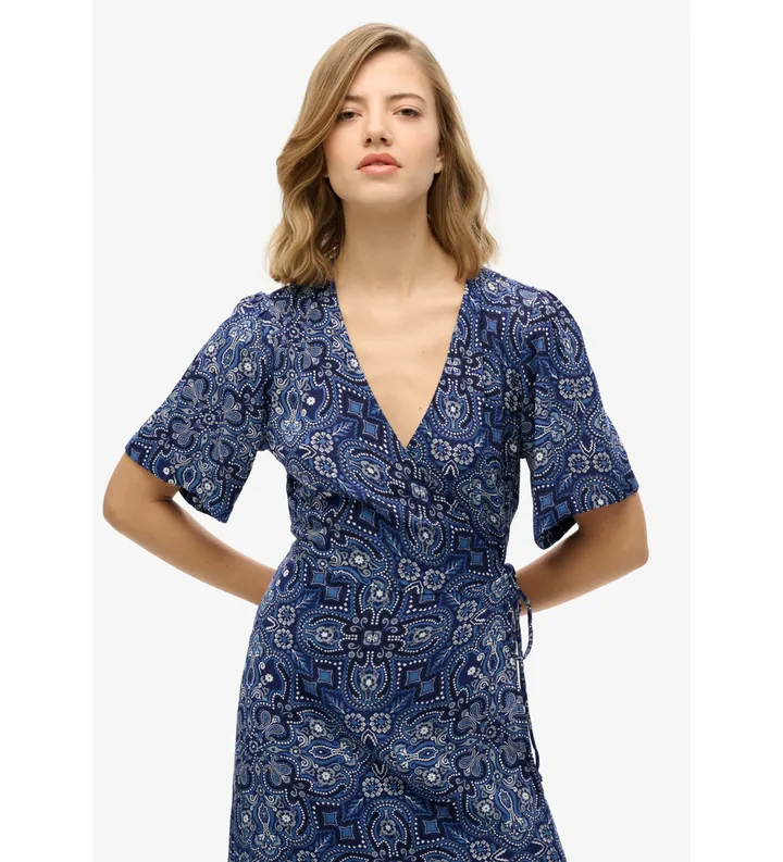 Superdry para mujer. W8011923A Vestido midi cruzado con estampado marino (L), Casual, Viscosa, Manga corta