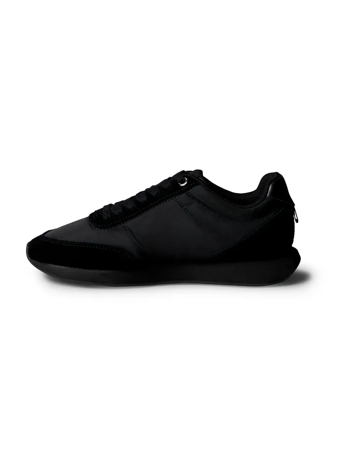 Calvin Klein Zapatillas deportivas bajas 'Essential Retro Mixed Texture'  negro / blanco