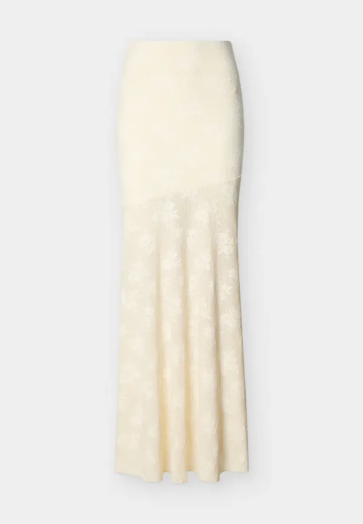 Falda larga