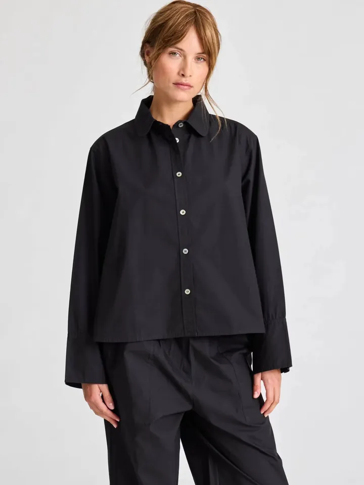 Gai+Lisva Blusa 'Flora'  negro