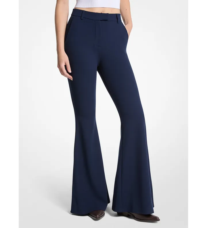 Michael Kors para mujer. MF430PH667 Jeans acampanados de crepé elástico azul (L), Casual, Poliéster