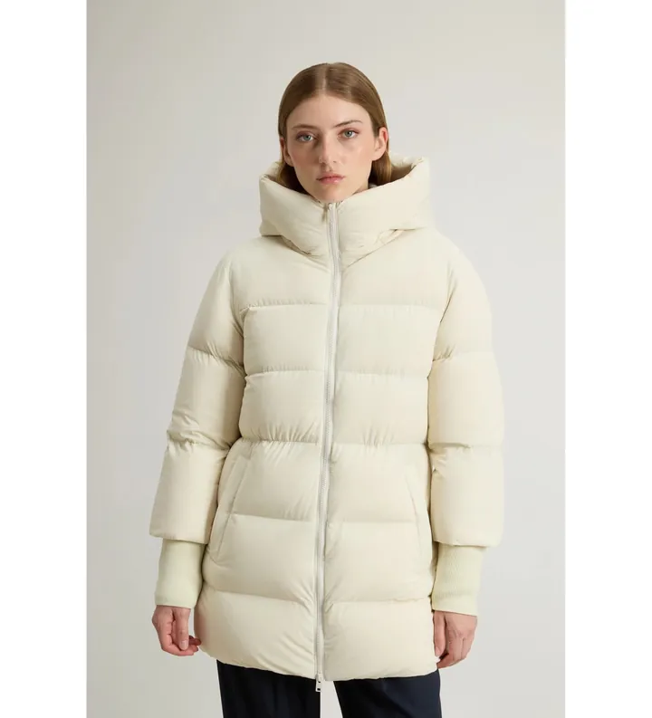 Woolrich para mujer. CFWWOU2090FRUT3107 Abrigo Plumífero Cloud con acabado mate beige (L), Casual, Poliamida