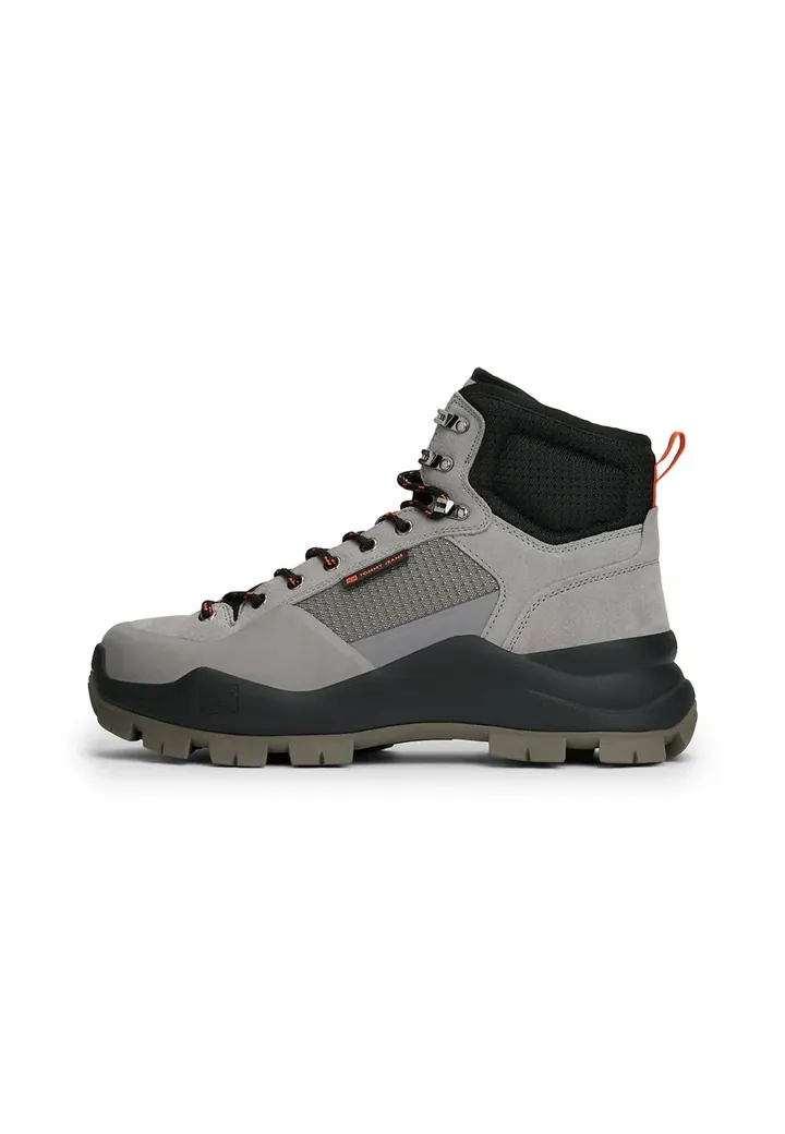 Botines con cordones