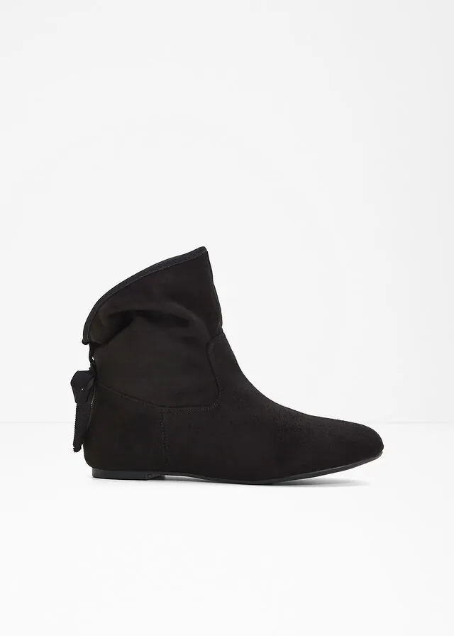Botas con lazo
