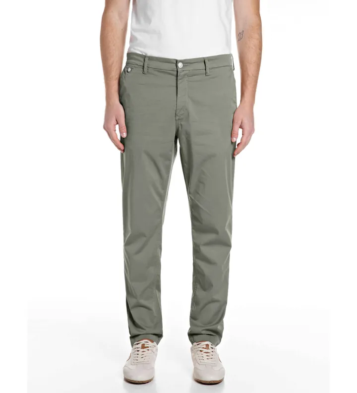 Replay para hombre. M9722J.000.8075951 Pantalón Chino Regular Fit Benni verde (31/32), Casual, Algodón