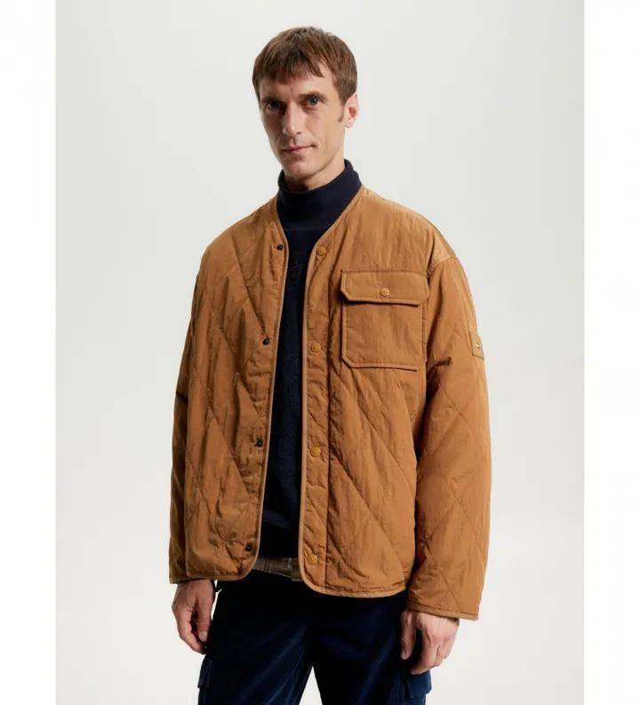 Tommy Hilfiger para hombre. MW0MW33420 Chaqueta Empaquetable Liner marrón (L), Casual, Manga larga, Sostenible, Nylon reciclado